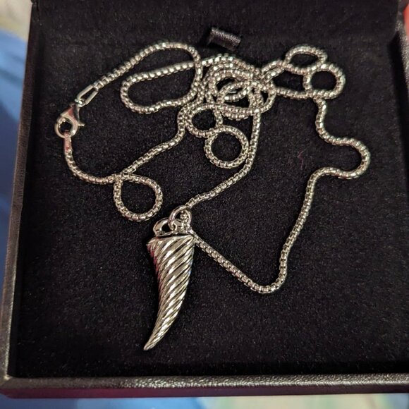 Neiman Marcus Miabella 925 Sterling Silver Ribbed Italian Horn Pendant Necklace - Picture 1 of 7